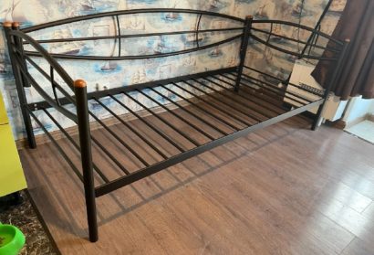 Кушетка Аура (90х200/металлическое основание) Коричневый бархат — фото 4