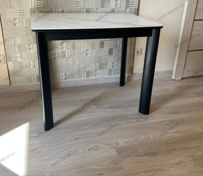 Стол ТЕТ-А-ТЕТ 90 Белый мрамор, керамика / Черный каркас — фото 7