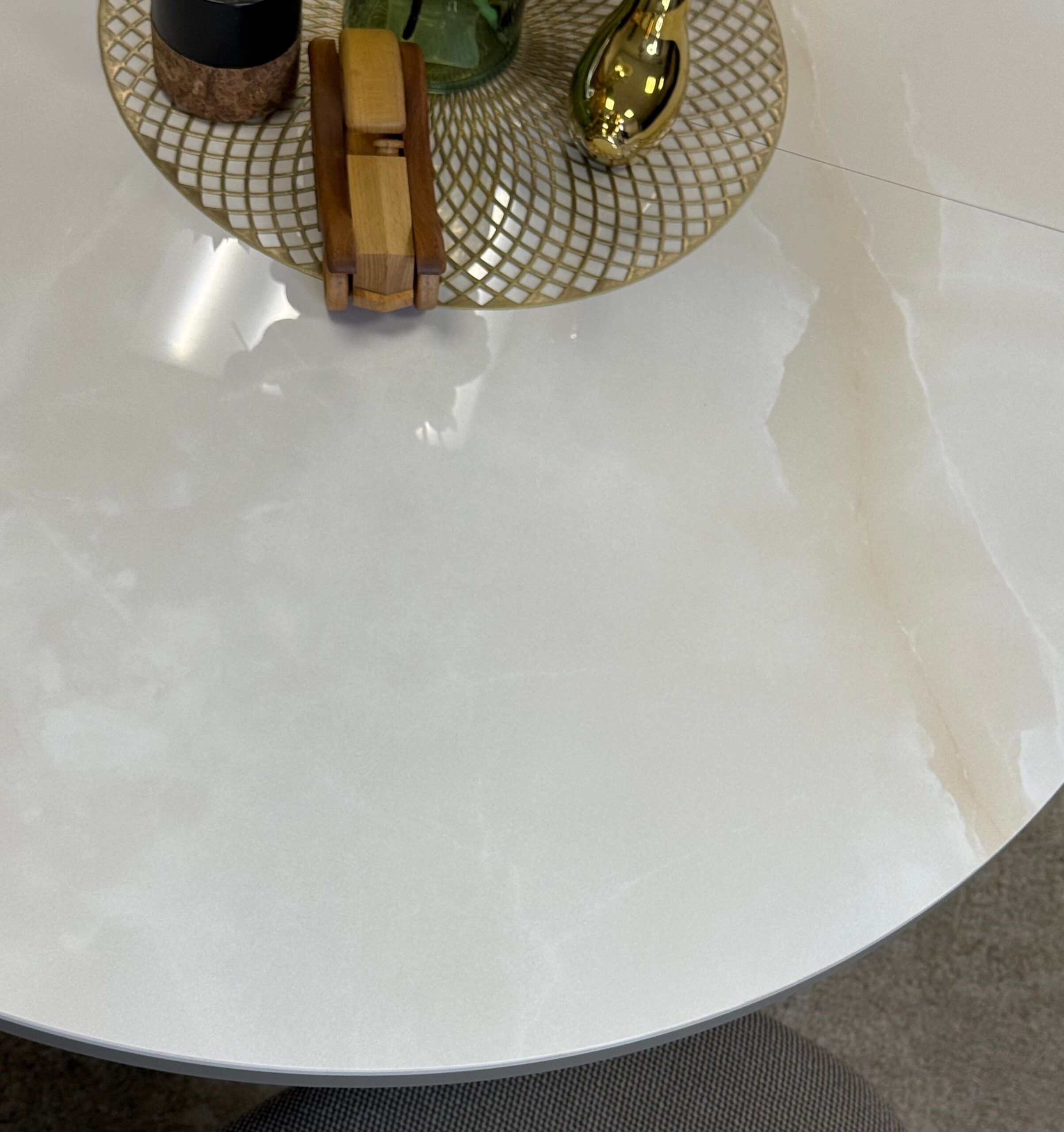 Стол Kenner DO1200, капучино/керамика ICELANDIC WHITE JADE арт. 170189